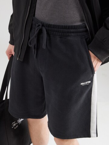 HOLLISTER Loosefit Shorts in Schwarz