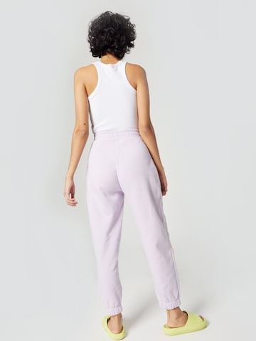 florence by mills exclusive for ABOUT YOU Tapered Broek 'Lilli' in Lila
