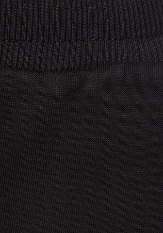 LASCANA Regular Pants in Black