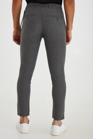 !Solid Slimfit Stoffhose 'TRAVIS' in Grau