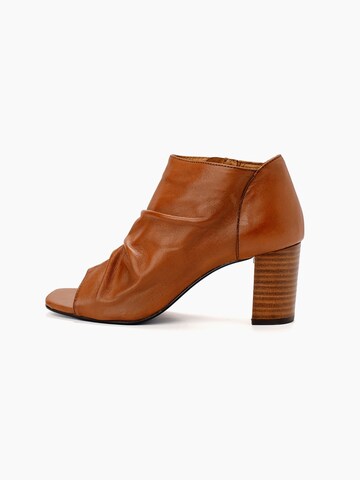 Sandales 'DAPHNE' 5PM en marron : devant