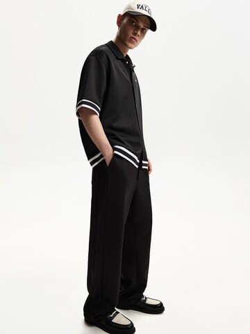 Bershka Loose fit Trousers in Black