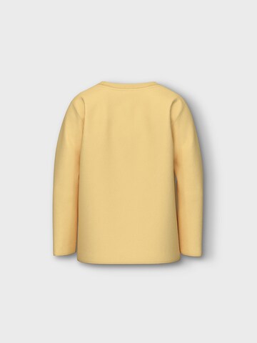 NAME IT - Camiseta 'VAGNO' en amarillo