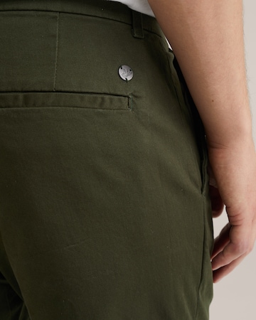 WE Fashion Regular Shorts in Grün