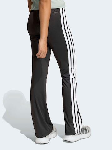 évasé Pantalon de sport 'Train Essentials' ADIDAS SPORTSWEAR en noir