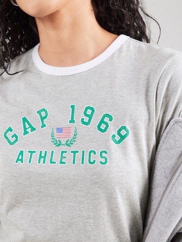 GAP Футболка в Серый