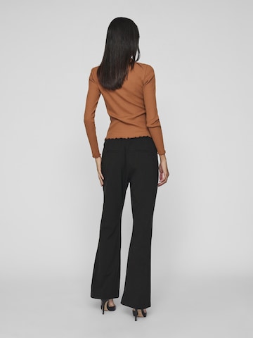 VILA - Acampanado Pantalón en negro