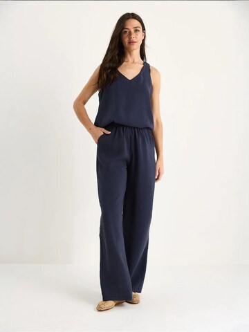 Completo pantalone di Bianco Lucci in blu