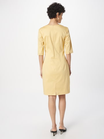 s.Oliver BLACK LABEL Pouzdrové šaty – žlutá