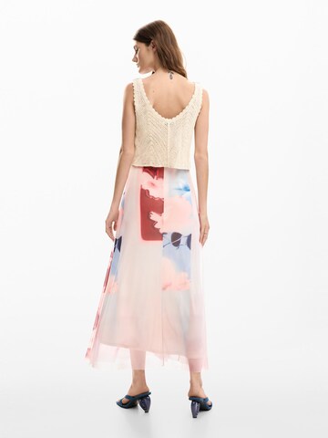 Rochie de la Desigual pe roșu