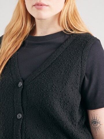Cardigan 'CARALVILDA' ONLY Carmakoma en noir