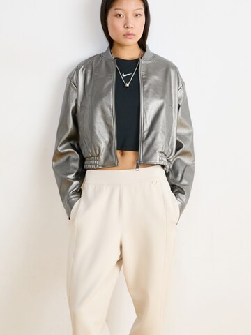 NIKE Tapered Παντελόνι φόρμας '24.7' σε μπεζ