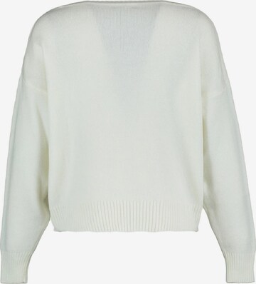 Trendyol Curve Pullover in Beige