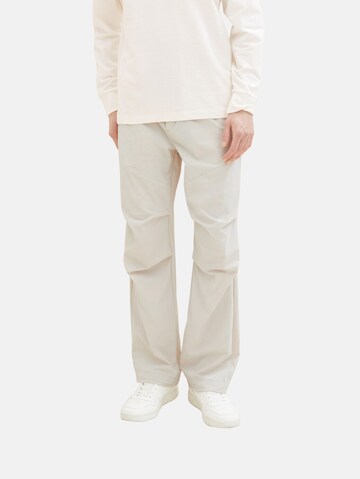 TOM TAILOR DENIM Loose fit Trousers in White: front