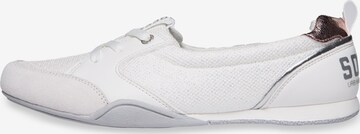 Soccx Ballet Flats in White: front