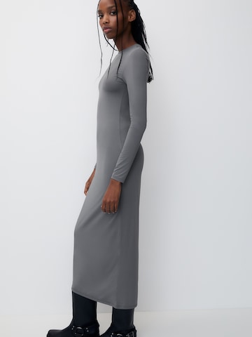 Pull&Bear Kleid in Grau