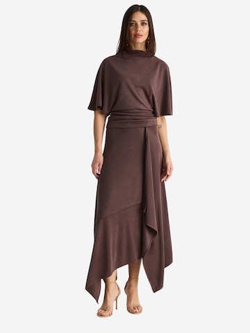 Tailleur 'Zweiteiliges Set' di Bianco Lucci in marrone: frontale