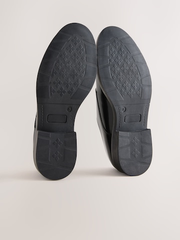 Chaussure à lacets Next en noir