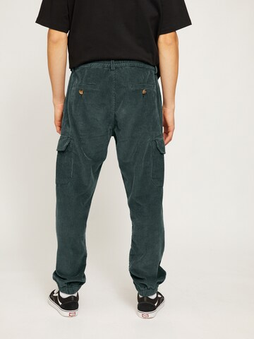 mazine Tapered Cordhose ' Barrie Pants ' in Grün