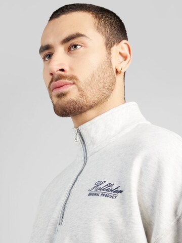 HOLLISTERSweater majica 'APAC EXCLUSIVE' - siva boja