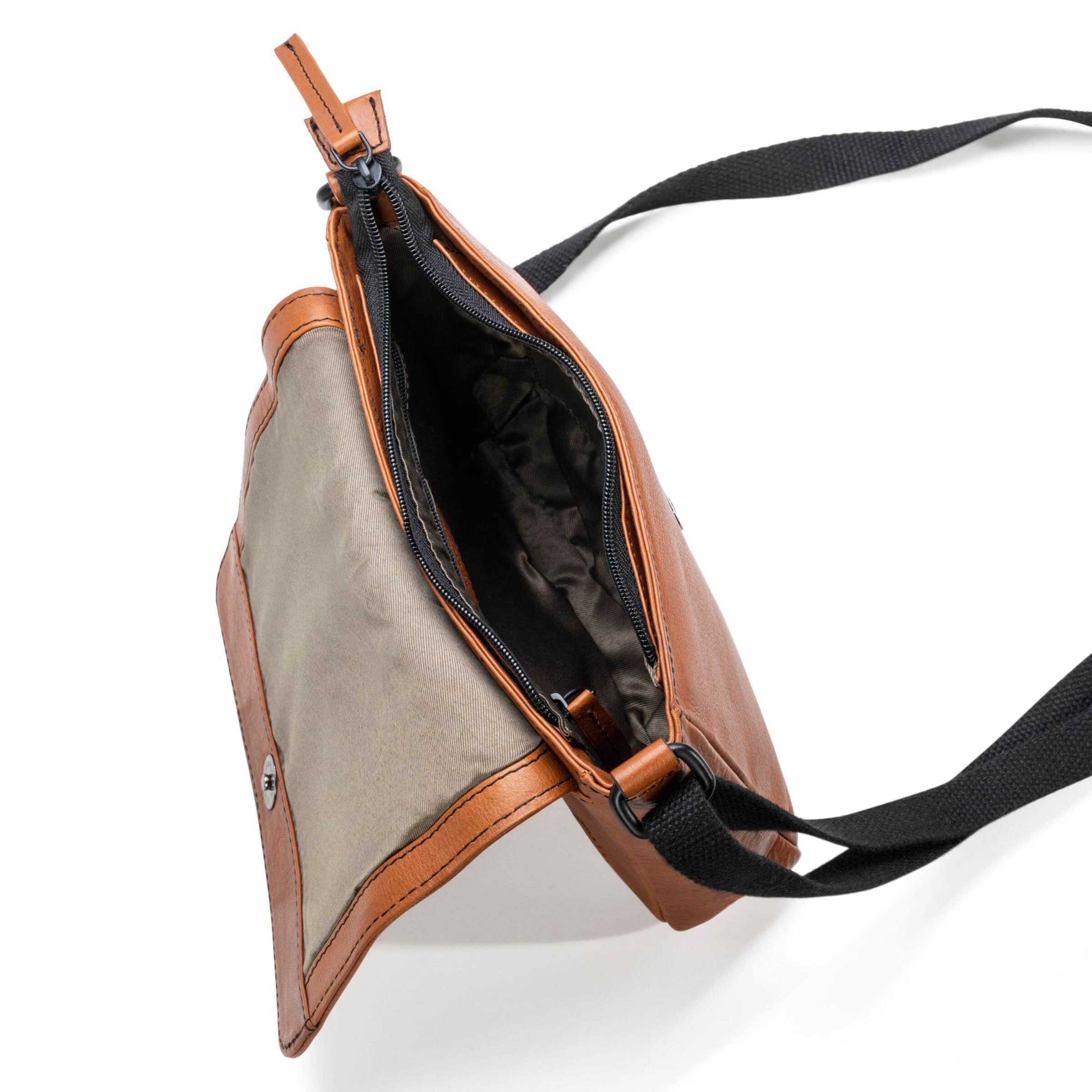 Farmhood Crossbody bag in Brown