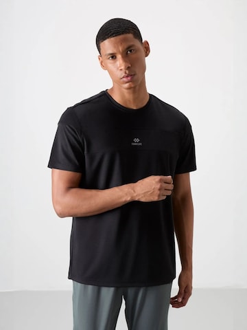 Tommy Life Functioneel shirt in Zwart: voorkant