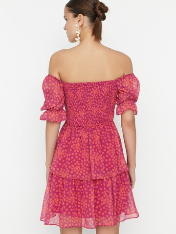 Abito estivo di Trendyol in rosa