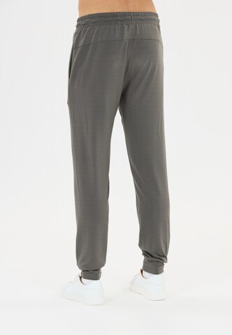 Virtus Loosefit Sweatpants 'Streat V3' in Grau