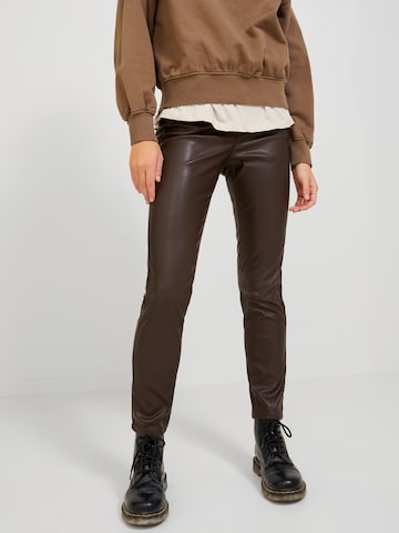 JJXX Trousers 'Berlin' in Brown: front