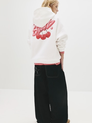 Pull&Bear Mikina 'STWD' - Biela: predná strana