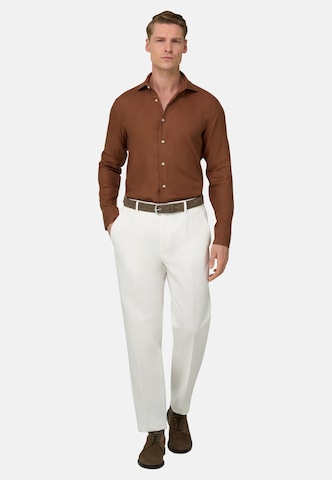 Coupe slim Pantalon Boggi Milano en blanc
