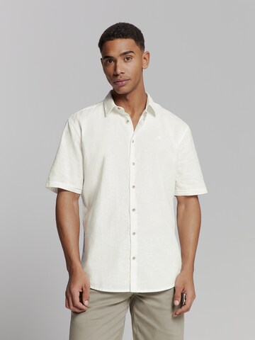 No Excess Regular fit Skjorta i vit: framsida