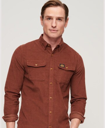 Coupe regular Chemise 'Trailsman' Superdry en marron