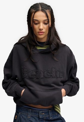 BENCH Sweatshirt 'Bench x Superdry & Co' in Grijs: voorkant