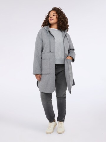 Cappotto invernale di Fiorella Rubino in grigio