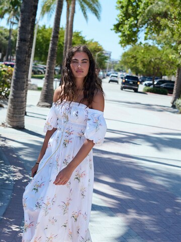 Robe Next en blanc