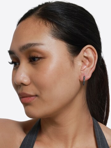 Boucles d'oreilles 'Nora' Heideman en noir : devant