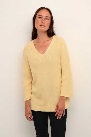 Pull-over 'Merian ' Kaffe en jaune : devant