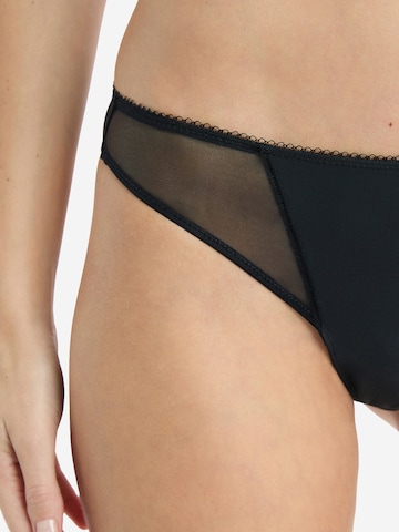 ETAM Thong 'Flash' in Black