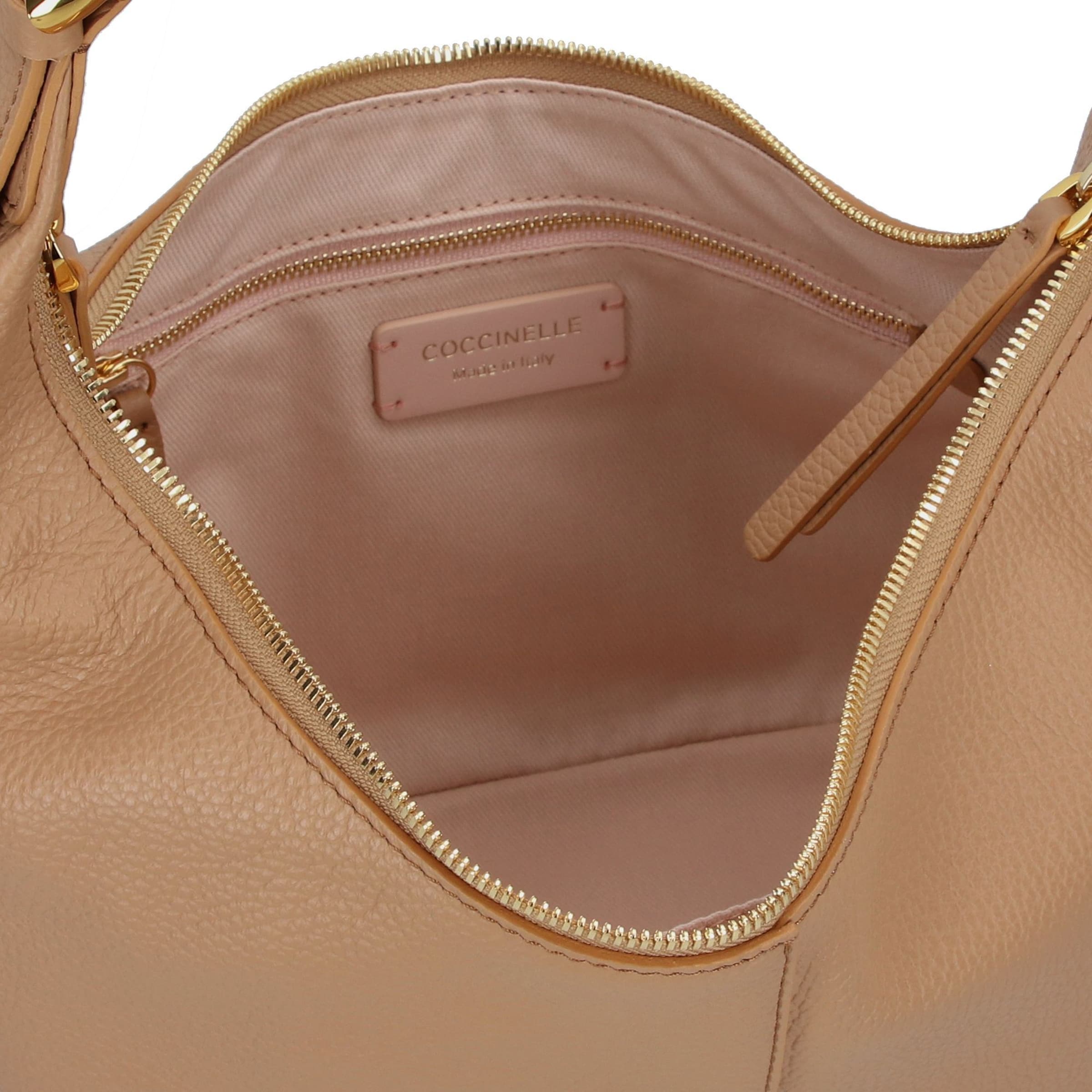 Coccinelle Schoudertas 'Fernanda' in Bruin