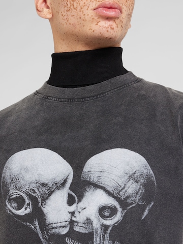 Han Kjøbenhavn Bluser & t-shirts 'Aliens Kissing' i grå