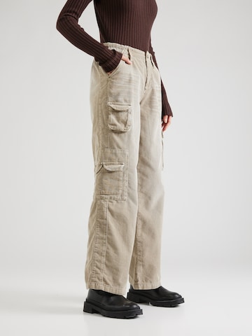 BDG Urban Outfitters Loose fit Cargo Pants in Beige: front