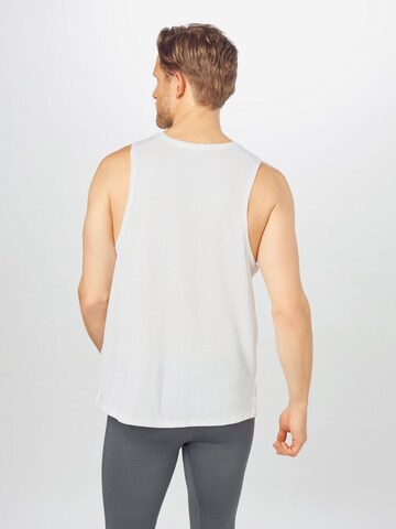 NIKE Klasický střih Funkční tričko 'Miler' – bílá