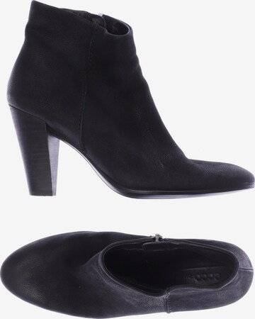 ECCO Dress Boots in 40 in Black: front
