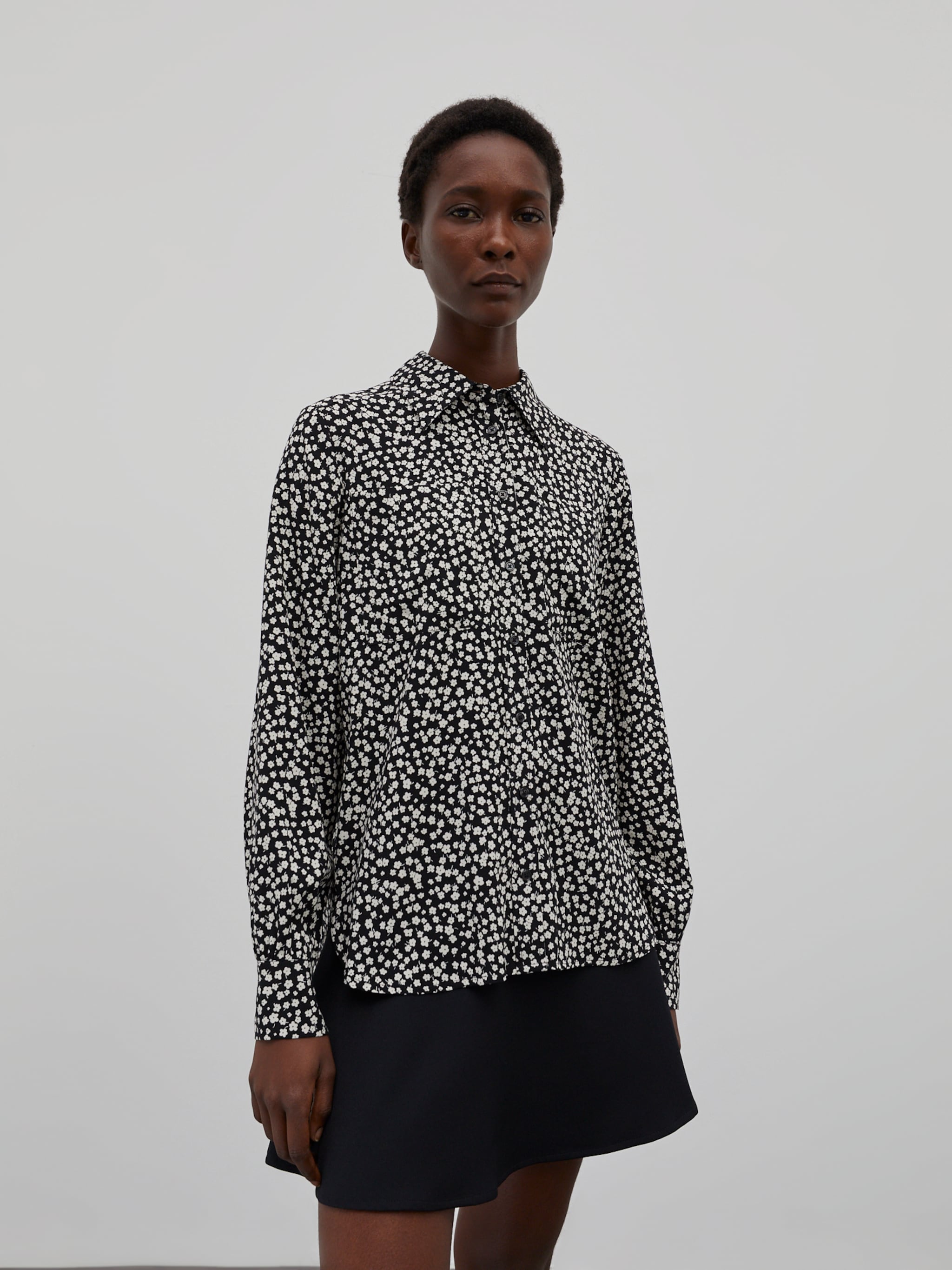 EDITED Producten Blouse 'Stephanie' Zwart