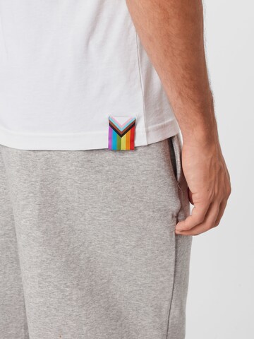 Reebok T-Shirt 'Pride' in Weiß