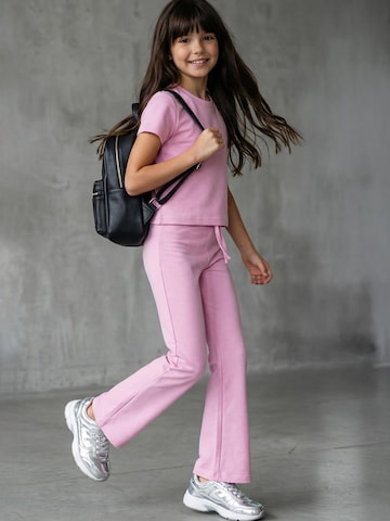 Trendyol - Conjunto en rosa: frente
