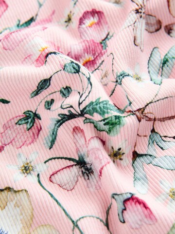 Tricou de la Next pe roz