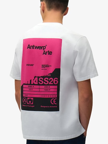 Maglietta di ARTE ANTWERP in bianco