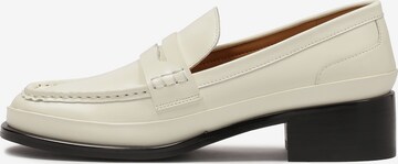 Kazar Studio Classic Flats in Beige: front